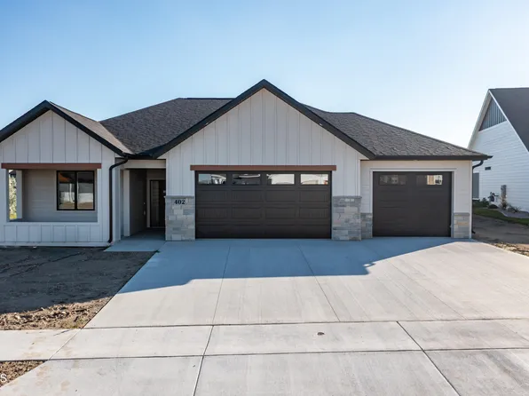 402 Flint Dr, Bismarck, ND 58503