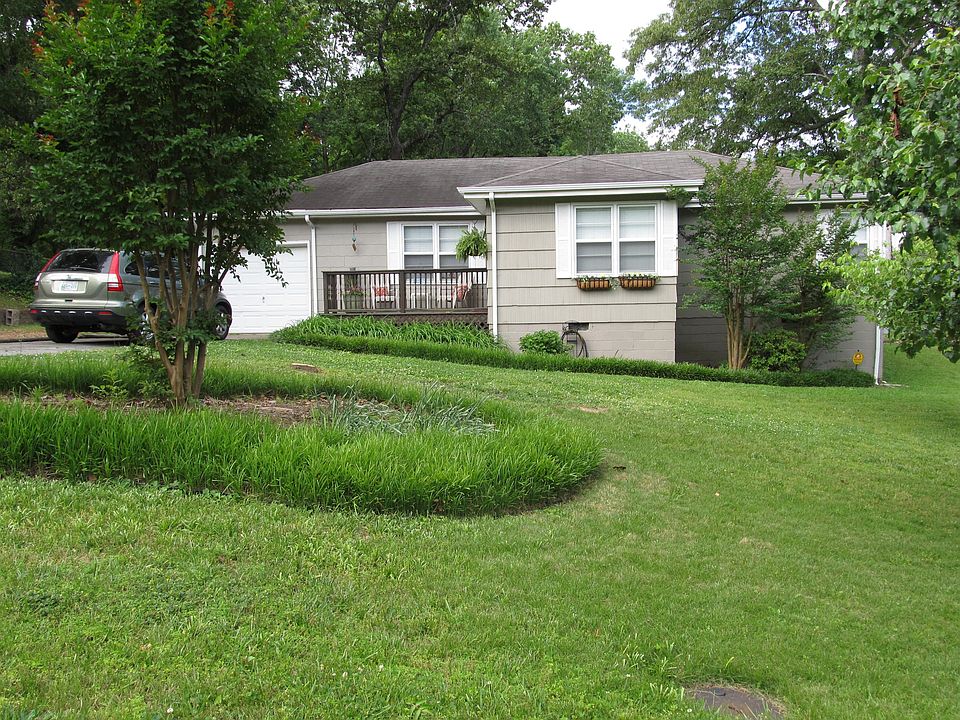 spacious well groomed front yard