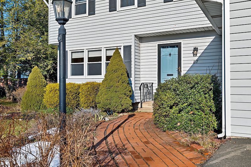 3rd image of 87 Longmeadow Drive