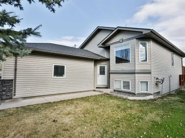 404 S Lynx Cres N, Lethbridge, AB T1H 6X6