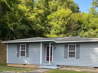 206 Riddle Rd, Swannanoa, NC 28778