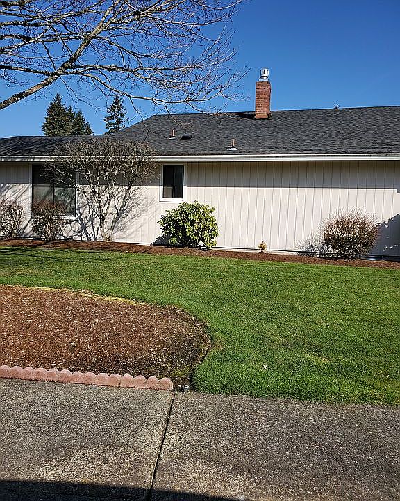 2nd image of 3211 SE 152nd Ave