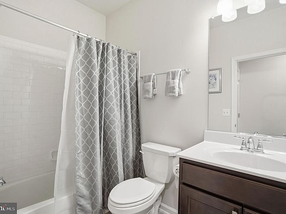 5th image of 211 Narrowleaf Way