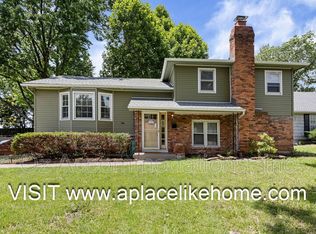 9514 Glenwood St, Overland Park, KS 66212