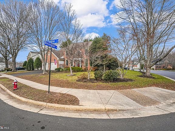 4th image of 7933 Hollington Pl