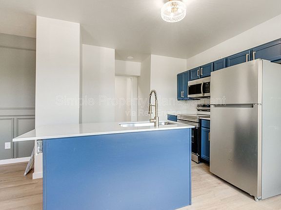 5th image of 814 W Hill St #2