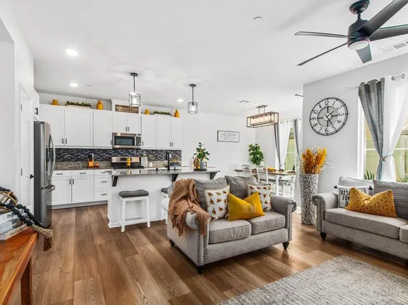 235 Woodland Pl, Fallbrook, CA 92028