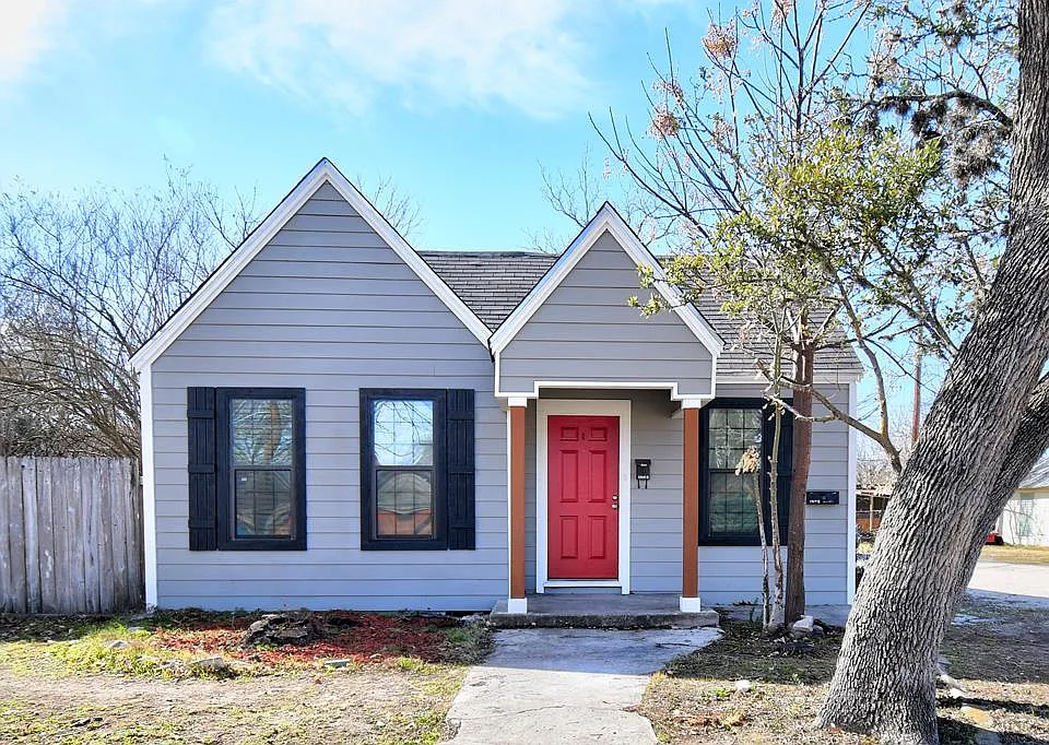 1707B E Main St