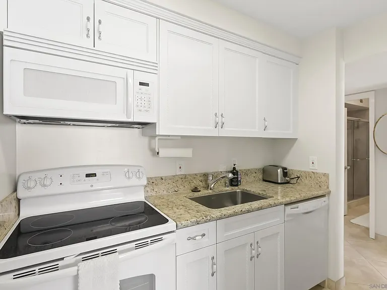 1720 Avenida Del Mundo #1501 — Photo 9