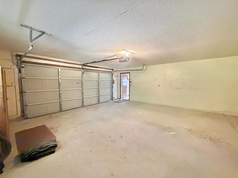 3990 Clearwater Ln — Photo 22