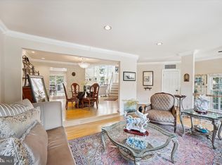 10921 Bloomingdale Dr, Rockville, MD 20852