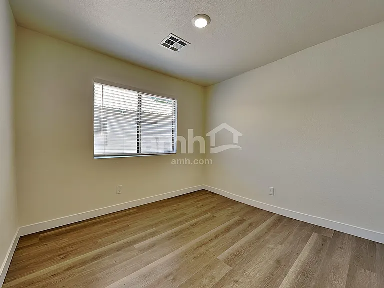 7599 W Vermont Ave — Photo 16