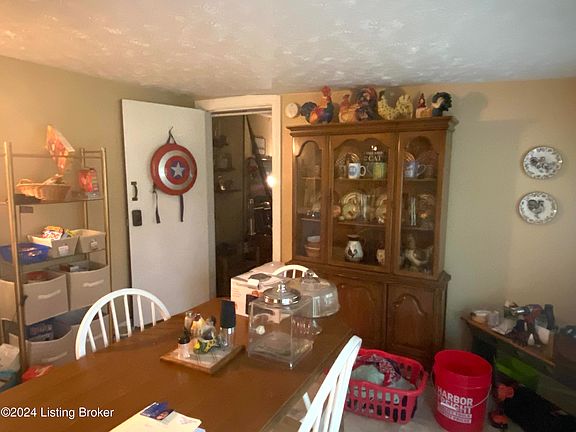 5th image of 6901 Daisy Ave