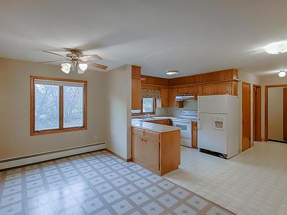 4th image of 491 Wheelock Pkwy E