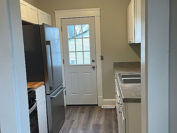 3rd image of 1307 Idlewood Ave