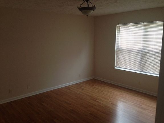 4th image of 2918 Windemere Dr