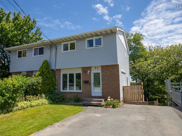 95 Flying Cloud Dr, Halifax, NS B2W 4V4