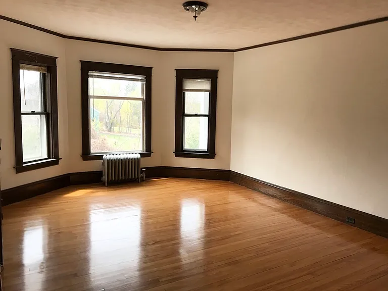 330 Main St #2 — Photo 3