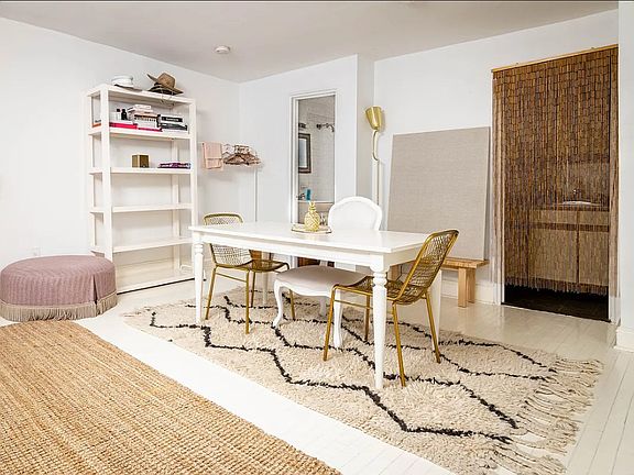 4th image of 13 Gramercy Park S APT 1F