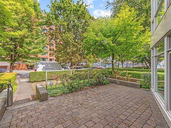 3rd image of 638 W 45th Ave #201