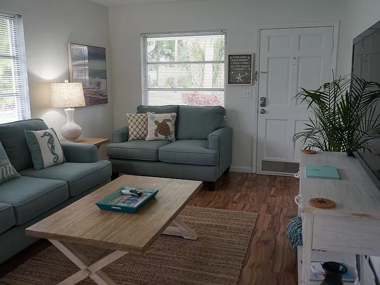 1877 Southpointe Dr — Photo 8
