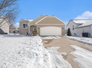 3696 Snip Dr, Holland, MI 49424