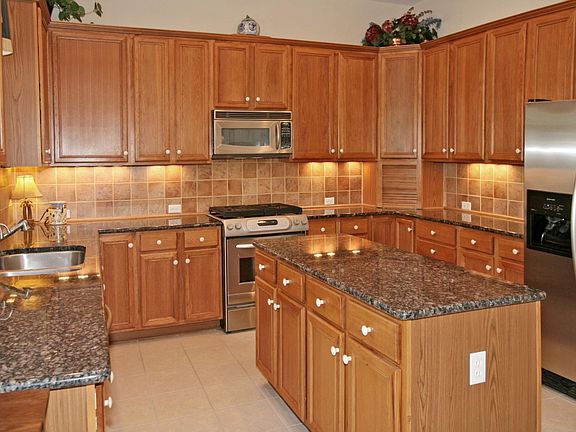 2nd image of 824 Eagle Point Dr