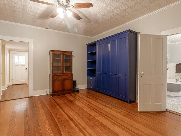 1503 S Elm St — Photo 13