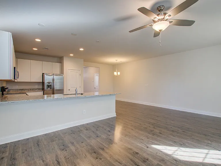 7821 Montview Rd — Photo 10