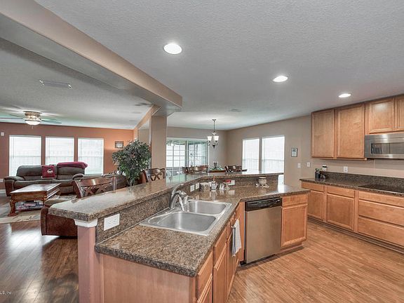 3rd image of 12641 Pine Marsh Way