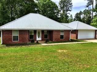 152 Longwood Place Dr W, Hattiesburg, MS 39402