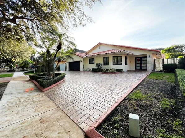 16452 NW 82nd Pl, Miami Lakes, FL 33016