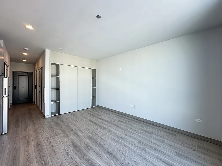 2155 N Elston Ave #17 — Photo 9
