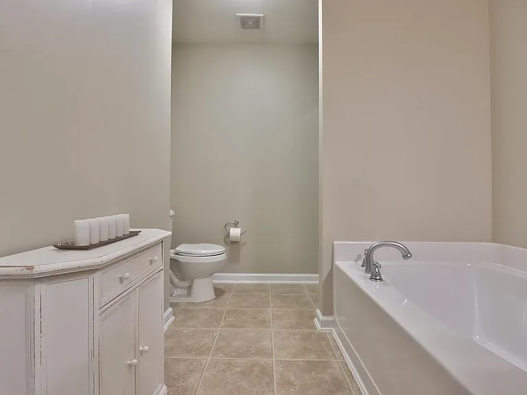 501 Grove Field Ct — Photo 14