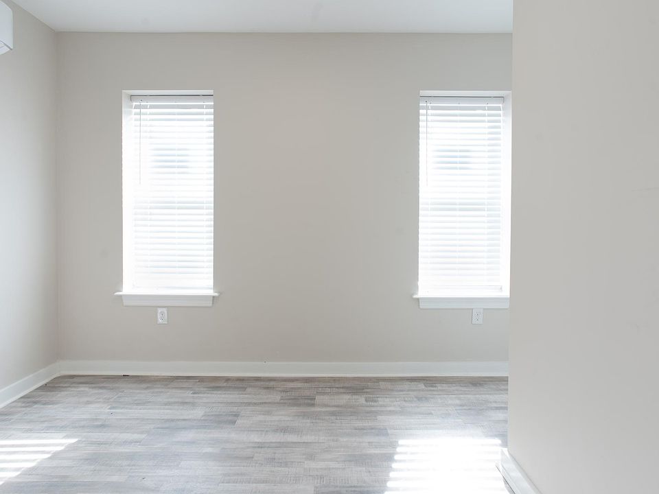 1st image of 629 E Clementine St #5