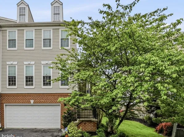 517 E Boxborough Dr, Wilmington, DE 19810