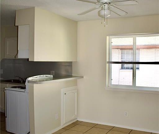 3rd image of 2125 Kerria Ave APT 7