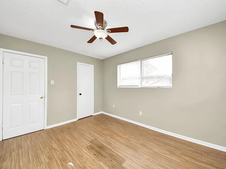 1006 Perry St #100 — Photo 32