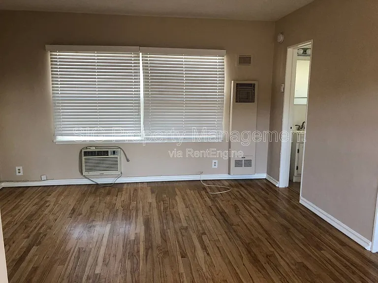 709 S Louise St #A — Photo 6