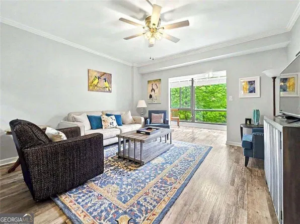 1800 Clairmont Lake Unit 301, Decatur, GA 30033