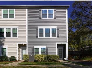 1028 Sharon Towns Dr, Charlotte, NC 28210