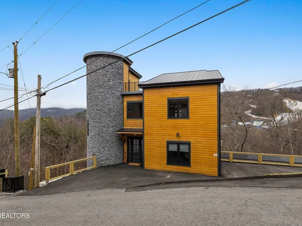 1253 Bavarian Way, Gatlinburg, TN 37738