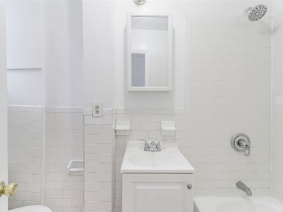 5th image of 346 E 105th St #1A