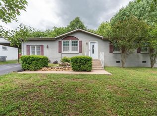 131 Dennis Rd, Hendersonville, TN 37075