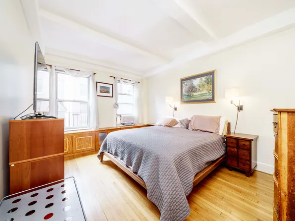 150 East 49th Street image 3 of 8