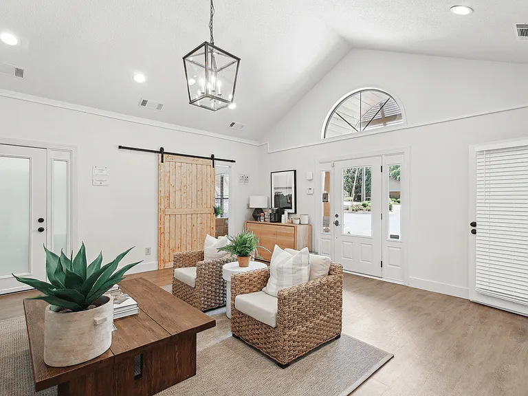 Towne Creek Apartment Homes — Photo 18