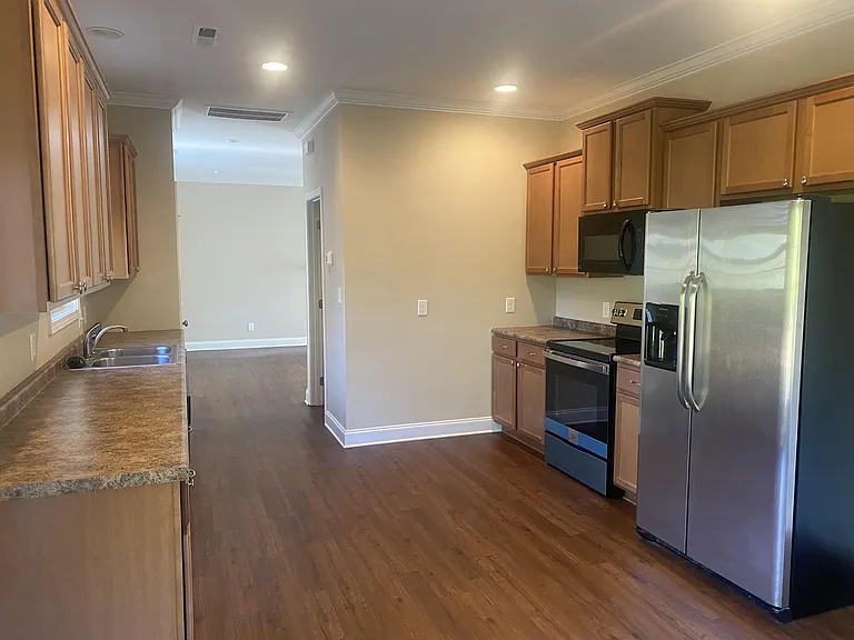 1120 Maples Glen Ln — Photo 9