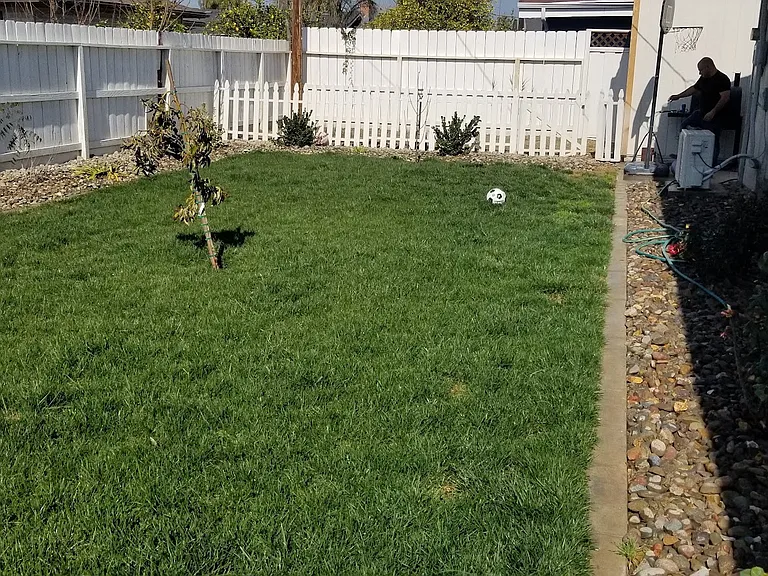 443 N Santa Ana St — Photo 8
