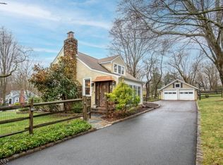 15 Cottage St, Basking Ridge, NJ 07920