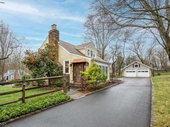 15 Cottage St, Bernards Twp., NJ 07920